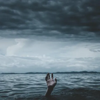 Foto Artist Riyon Bongkar